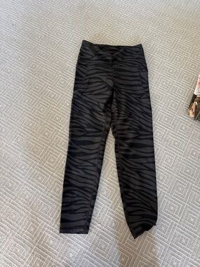 Old Navy Black Zebra-Print Active Leggings
